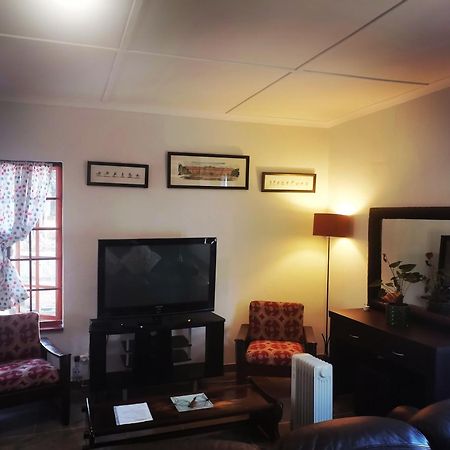 Thatchings Bed And Breakfast Nottingham Road Bagian luar foto