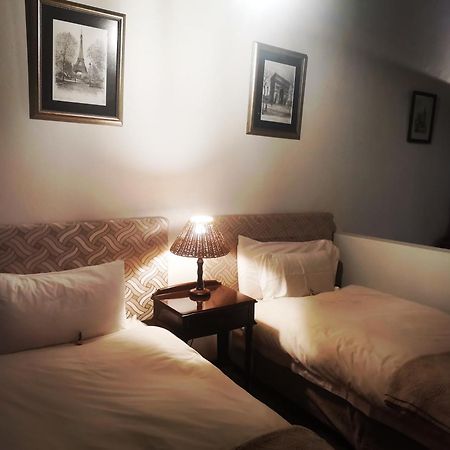 Thatchings Bed And Breakfast Nottingham Road Bagian luar foto
